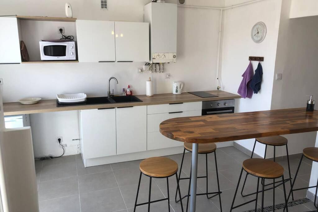 Grands Buffets Hebergement Appartement Narbonne Exterior photo
